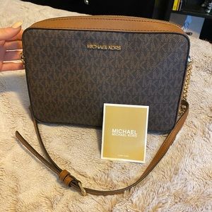Michael Kors cross body purse